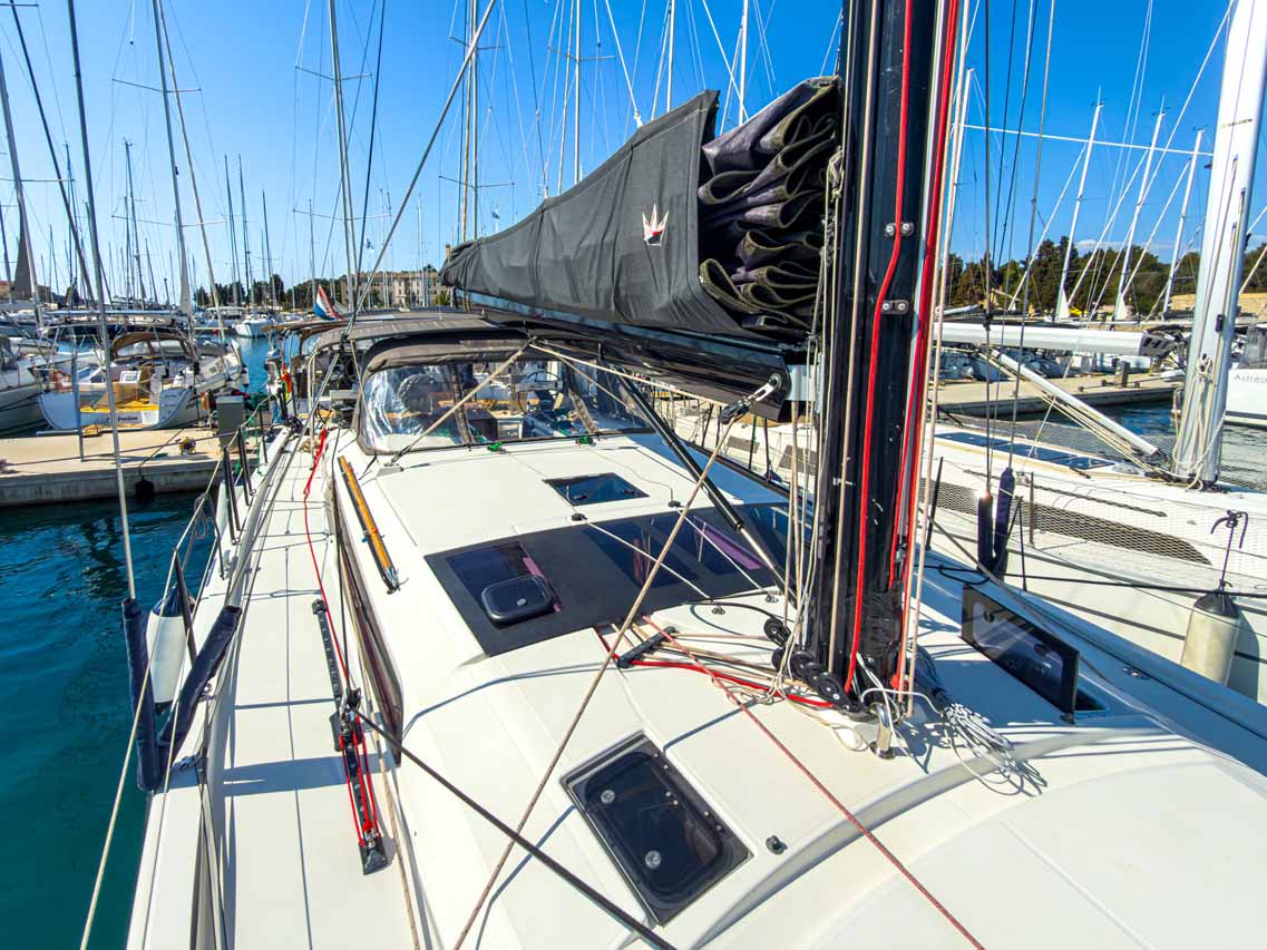 Dufour 470 performance - 4 cab. — photo 9