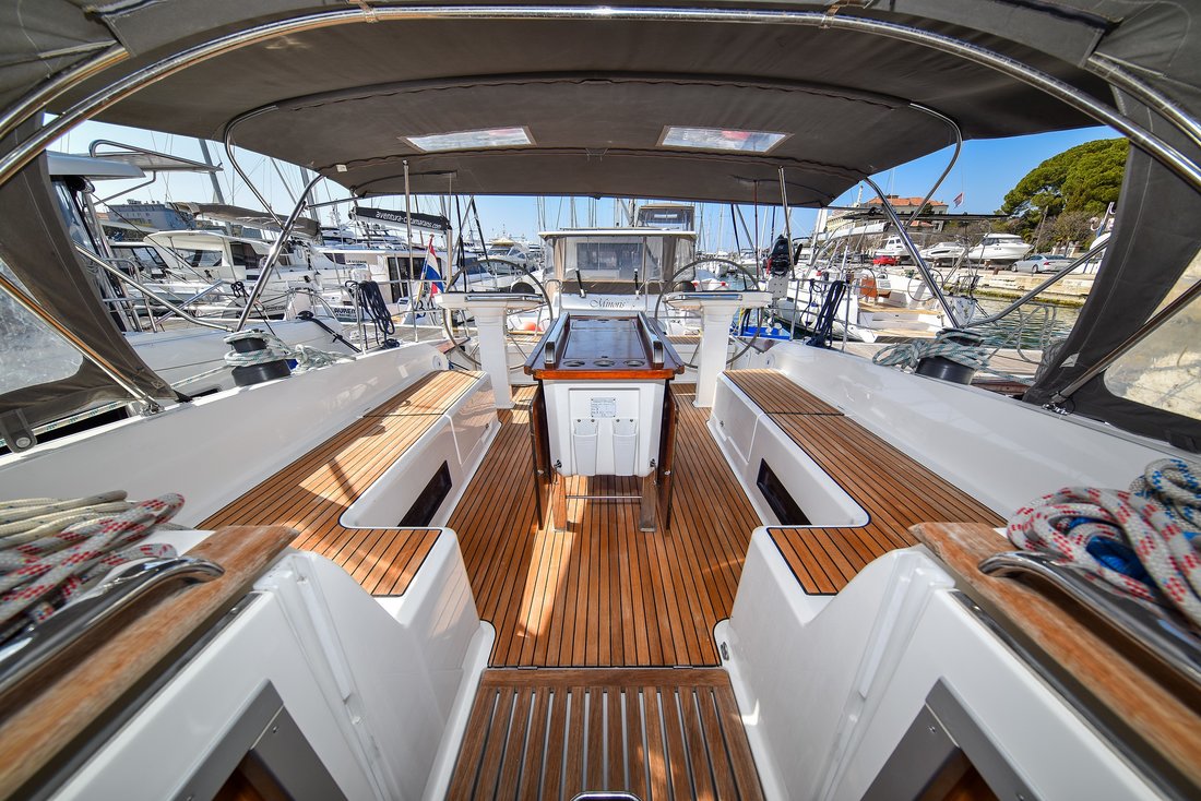 Bavaria Cruiser 56 - 5 + 1 cab. — photo 9