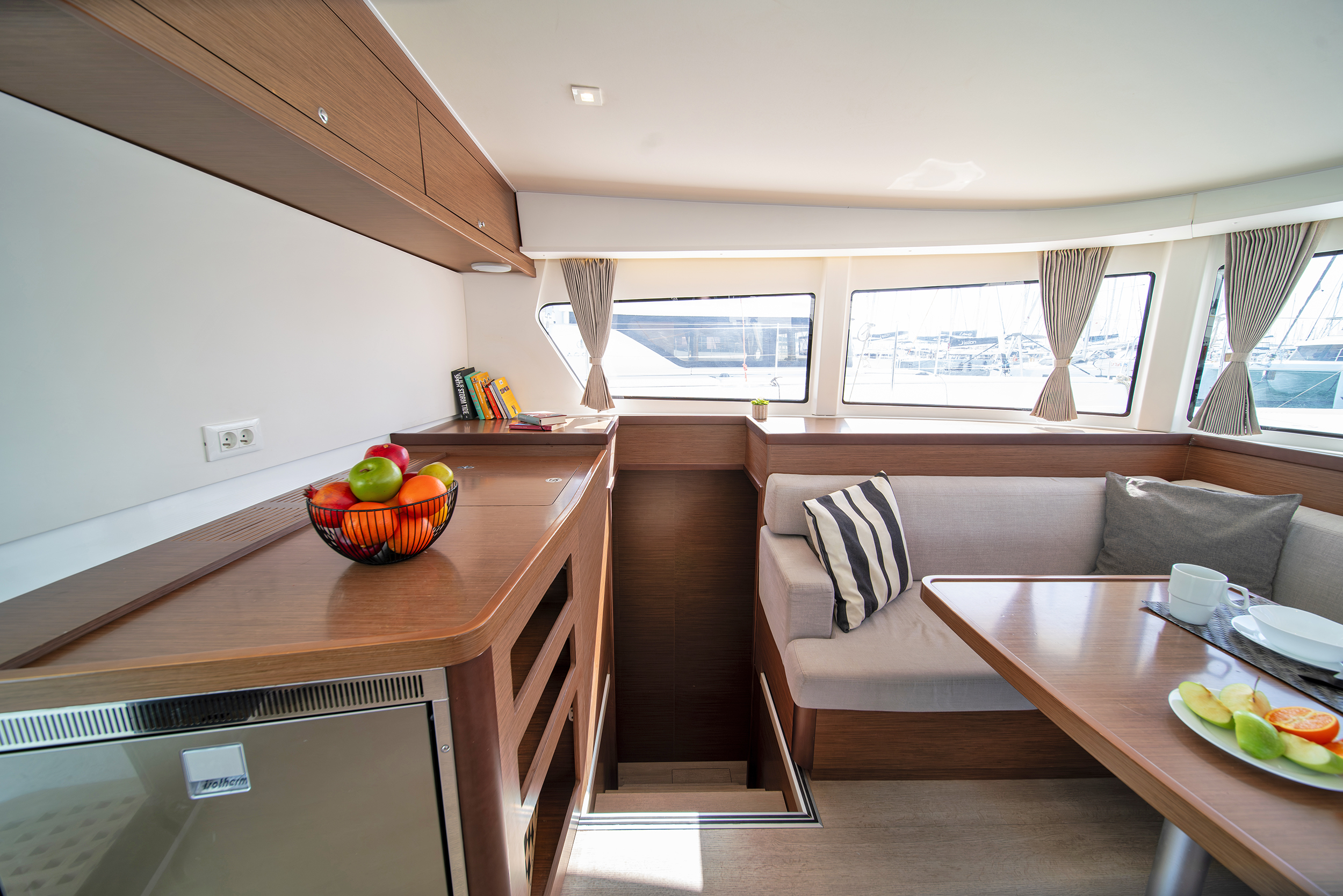 Lagoon 42 - 4 + 2 cab. — photo 14