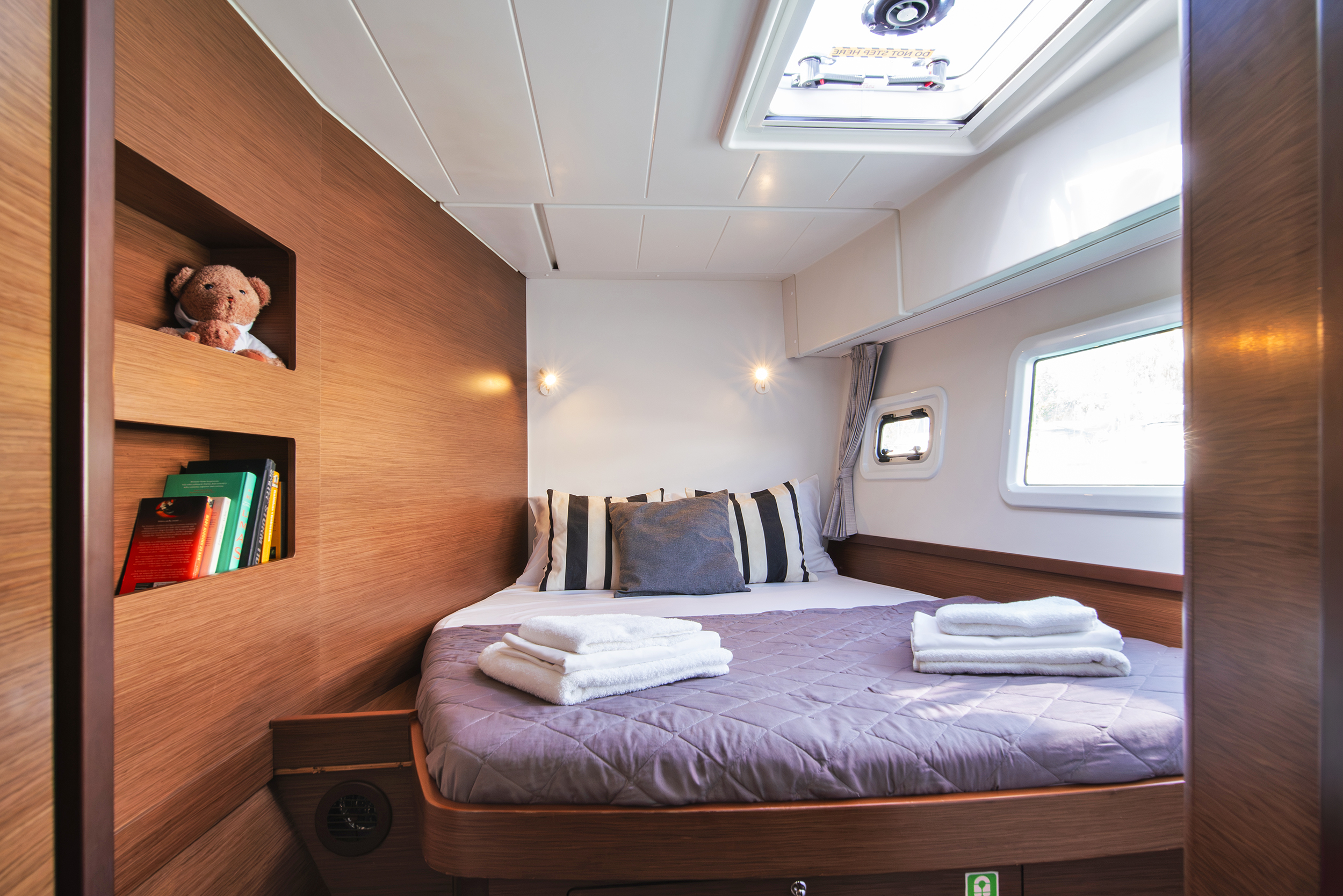 Lagoon 42 - 4 + 2 cab. — photo 18