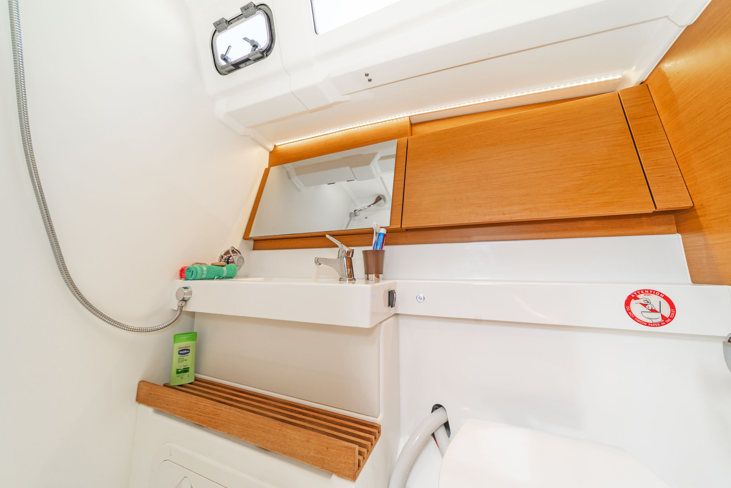 Sun Odyssey 490 - 5 + 1 cab. — photo 6