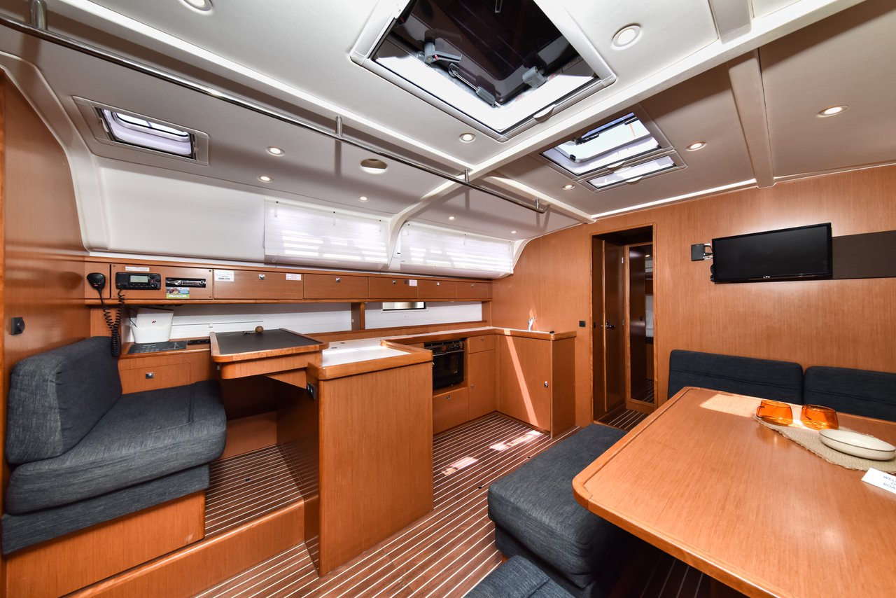 Bavaria Cruiser 51 — photo 22