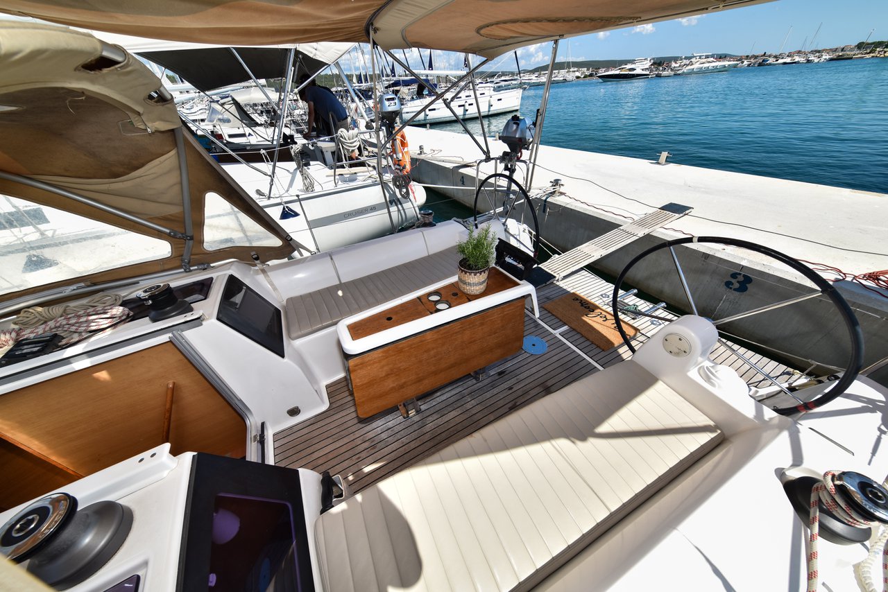 Dufour 350 GL — photo 8
