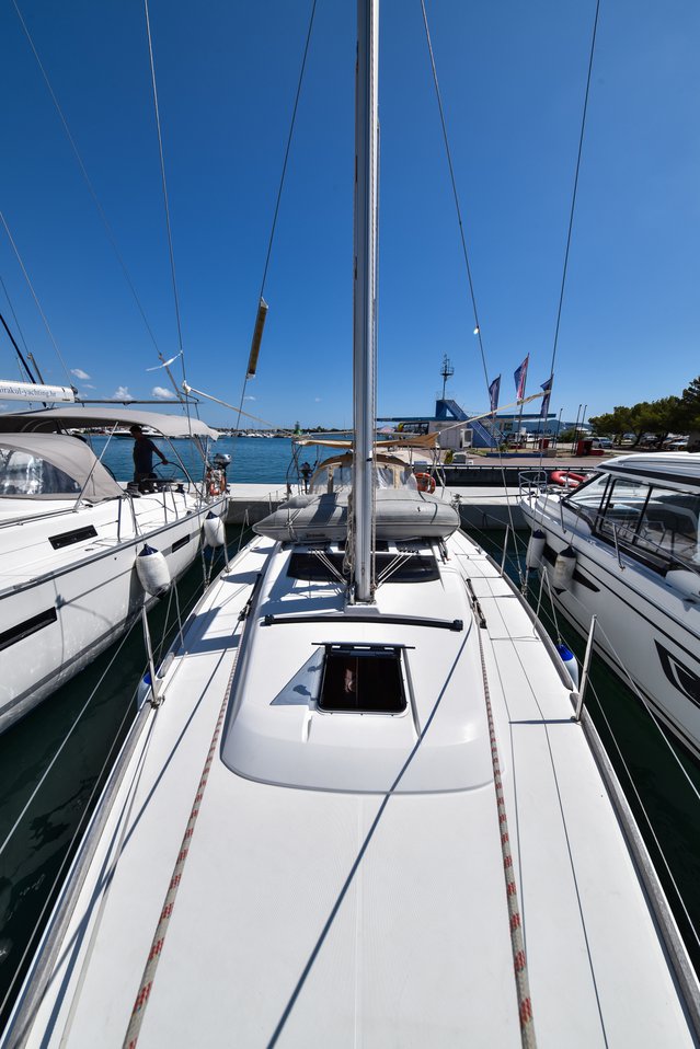Dufour 350 GL — photo 11