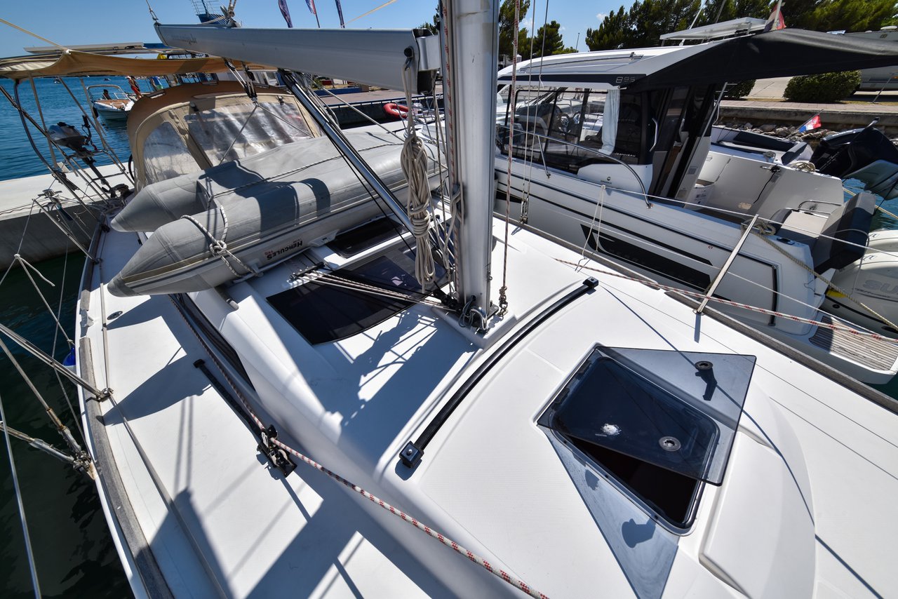 Dufour 350 GL — photo 13