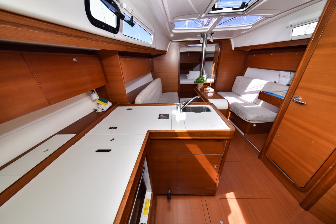 Dufour 350 GL — photo 15