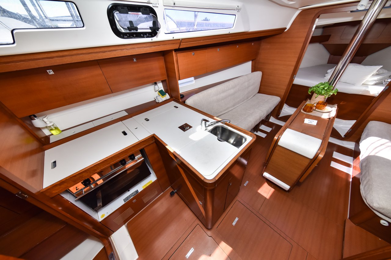 Dufour 350 GL — photo 16