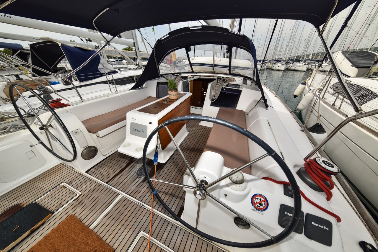 Dufour 410 GL — photo 36