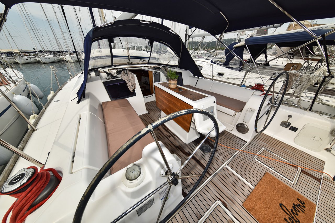 Dufour 410 GL — photo 37