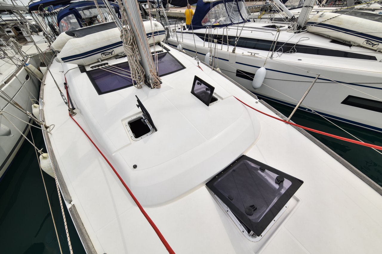 Dufour 410 GL — photo 44