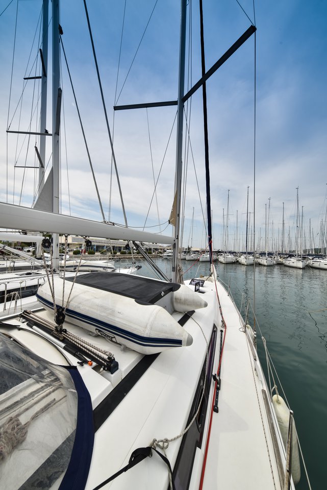 Dufour 410 GL — photo 45