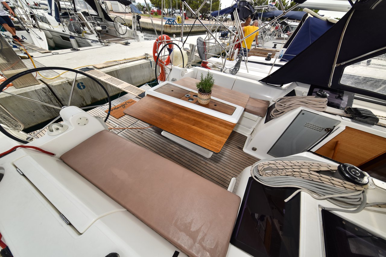 Dufour 410 GL — photo 46
