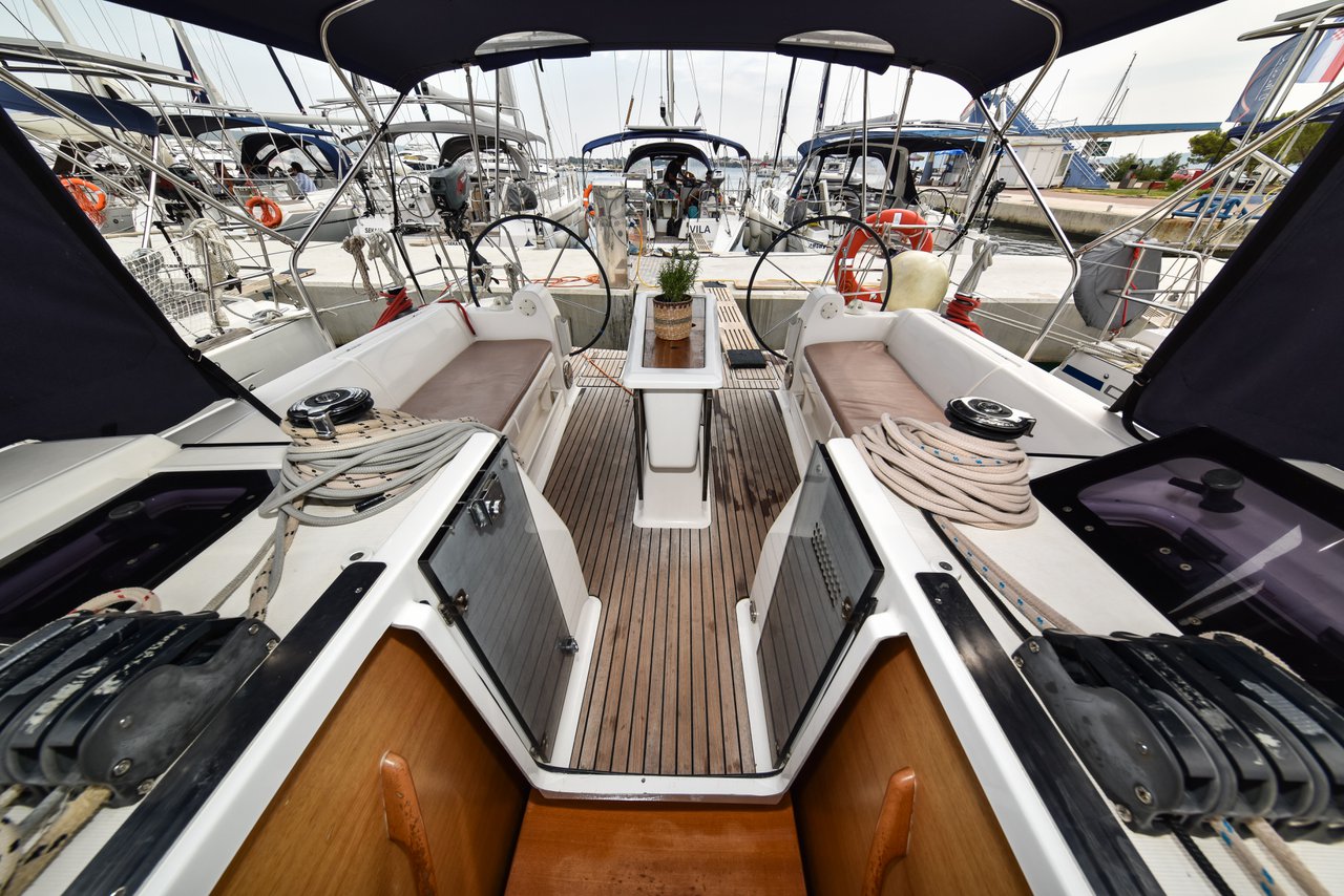 Dufour 410 GL — photo 47