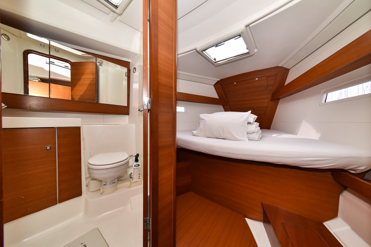 Dufour 410 GL — photo 16
