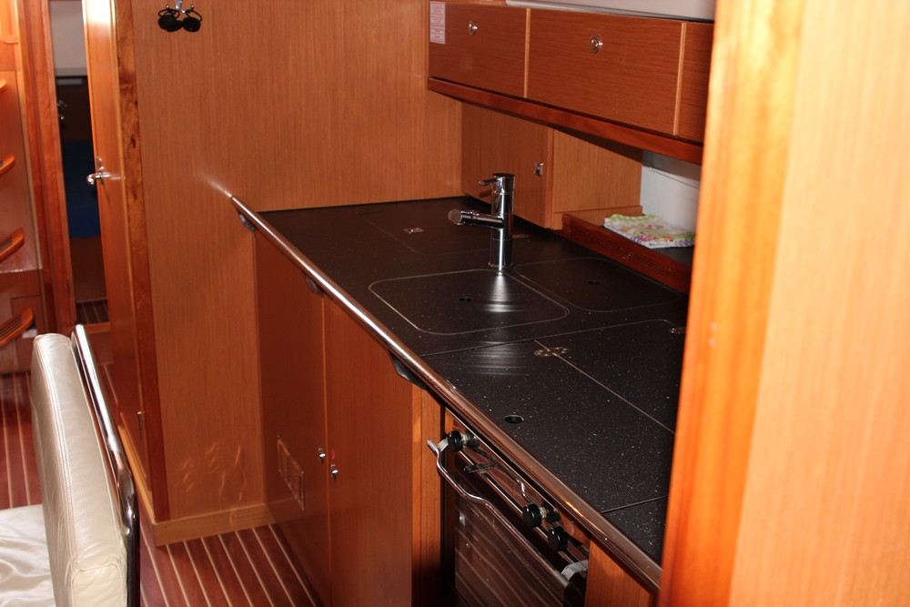 Bavaria Cruiser 40 — photo 8