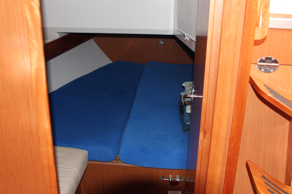 Bavaria Cruiser 40 — photo 10