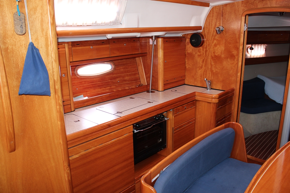 Bavaria 39 Cruiser — photo 6