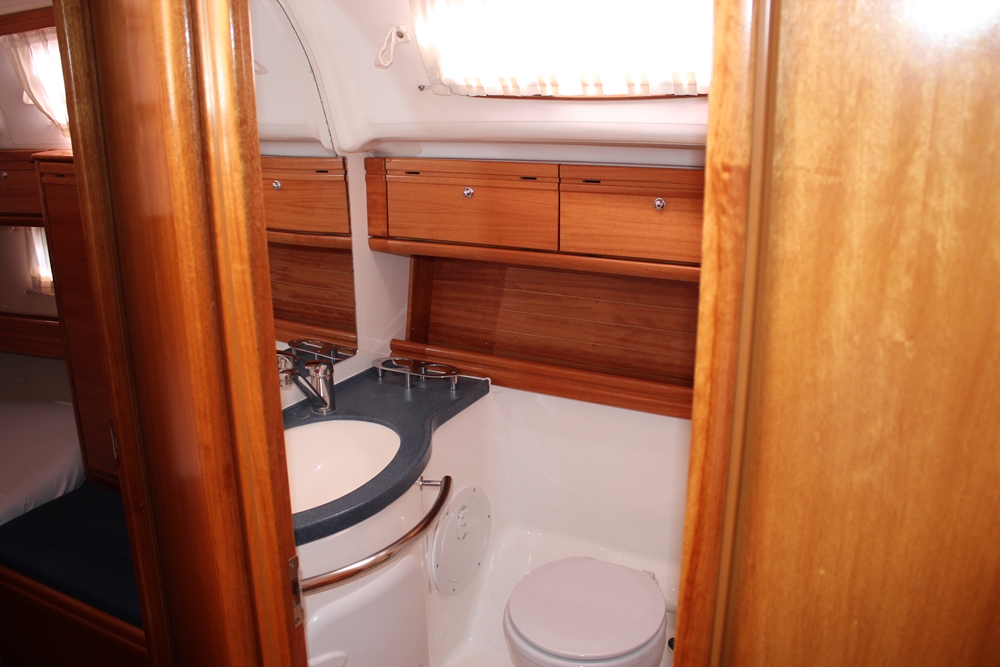 Bavaria 39 Cruiser — photo 12