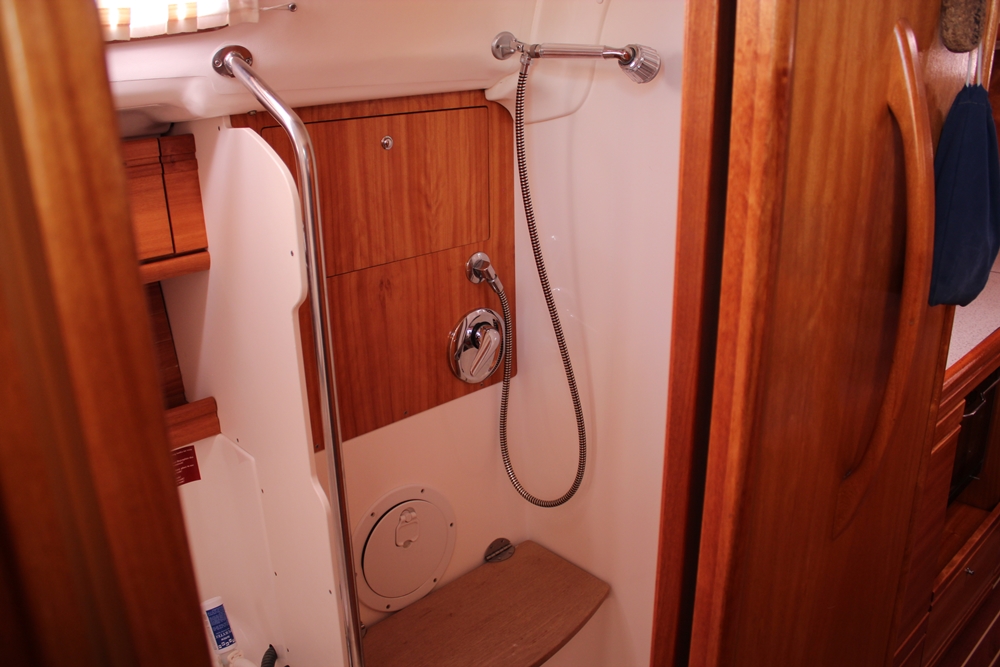Bavaria 39 Cruiser — photo 13