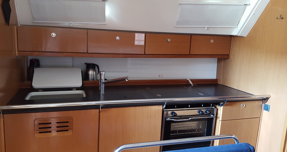Bavaria Cruiser 40 — photo 7
