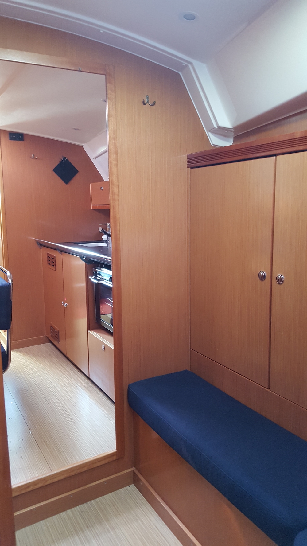 Bavaria Cruiser 40 — photo 8