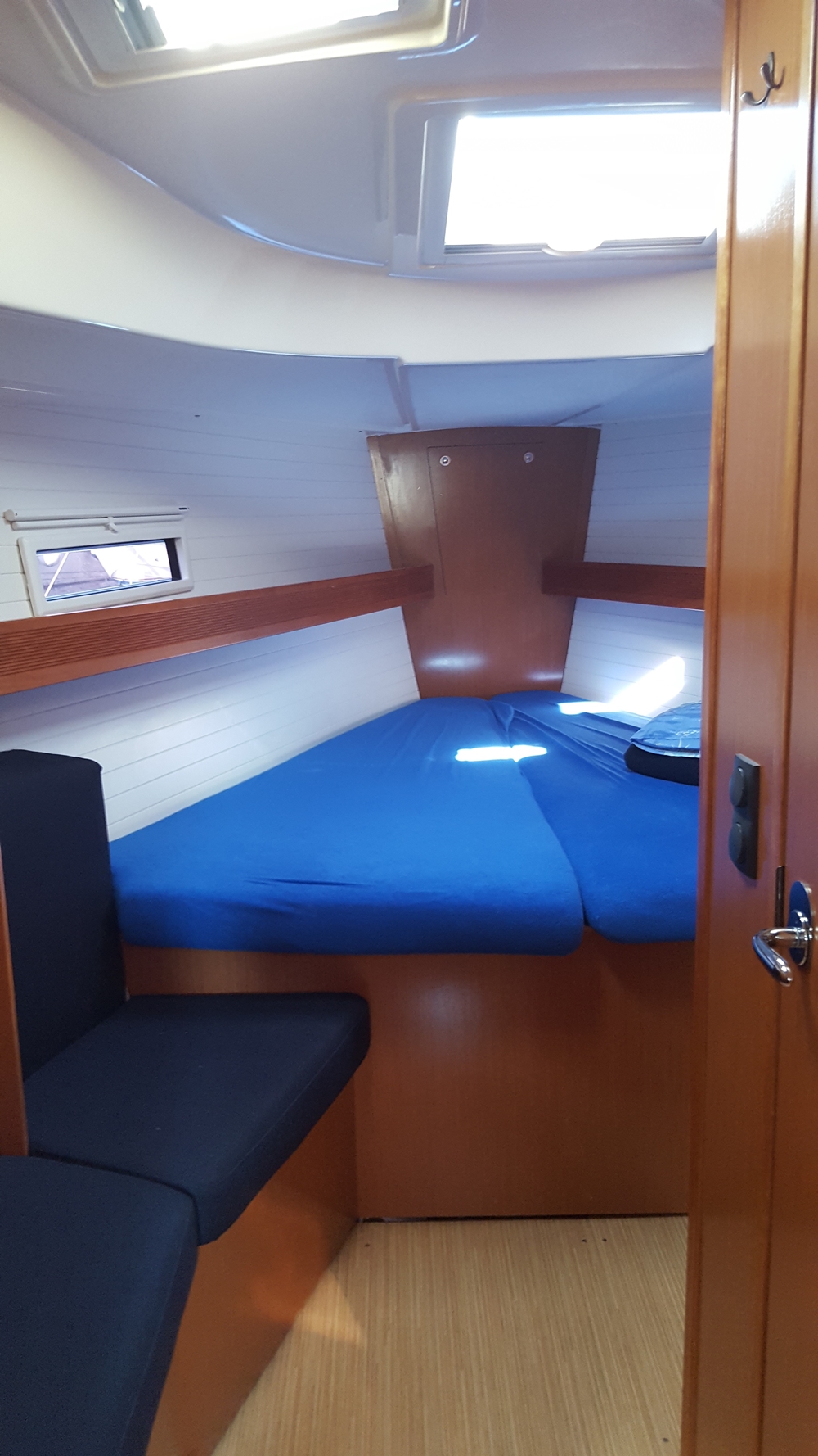Bavaria Cruiser 40 — photo 12