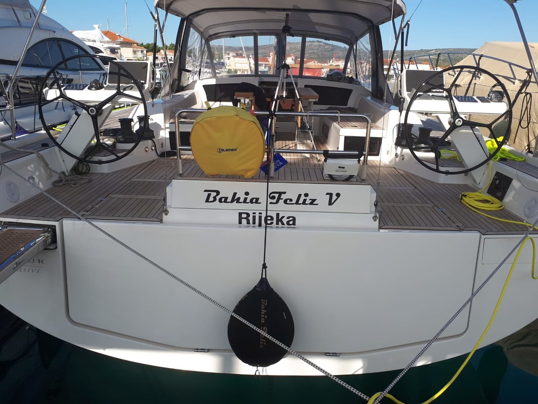 Dufour Exclusive 63 - 4 + 1 cab. — photo 3