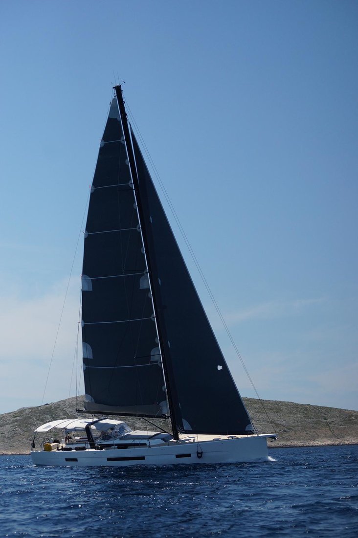 Dufour Exclusive 63 - 4 + 1 cab. — photo 7