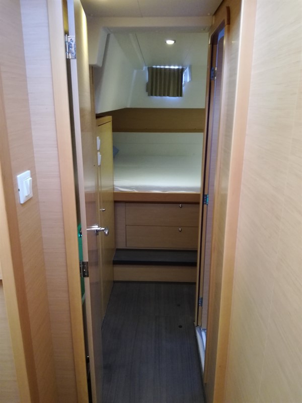 Lagoon 39 - 4 + 2 cab. — photo 11