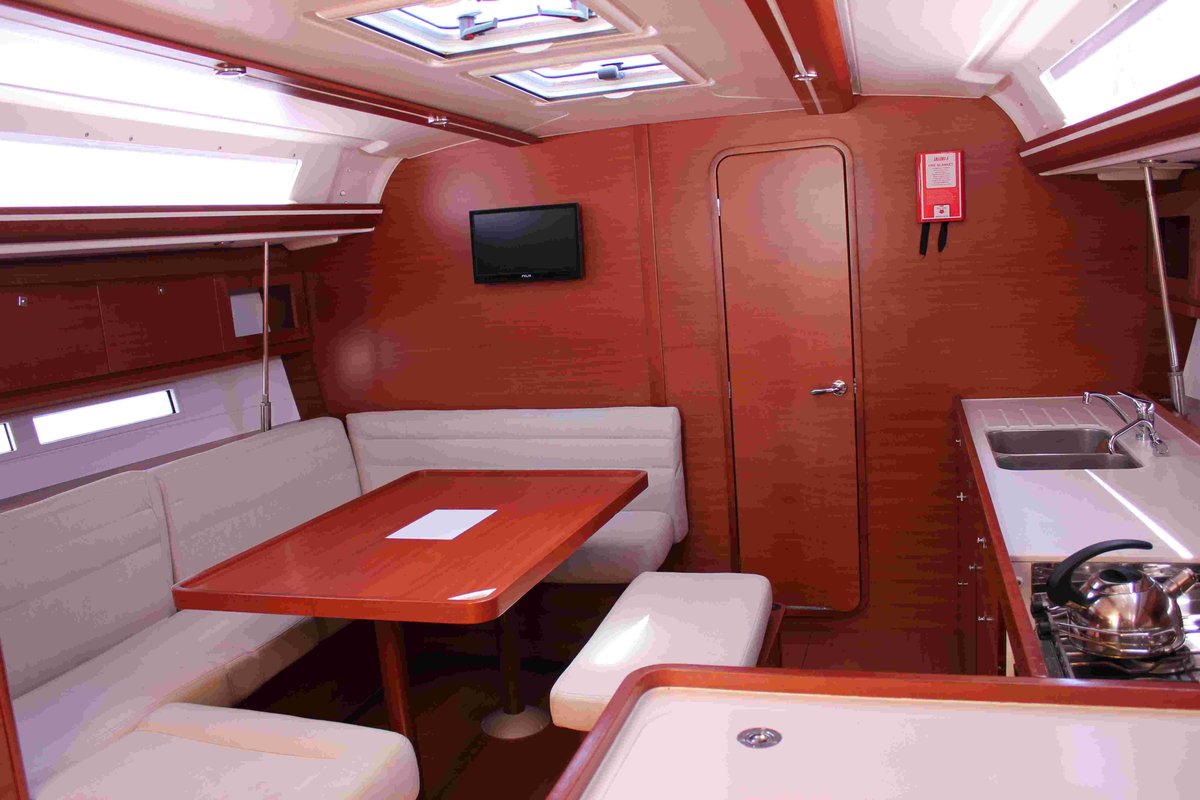 Dufour 450 GL — photo 8