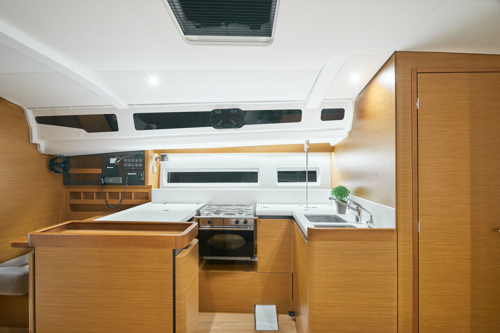 Sun Odyssey 440 - 4 cab. — photo 14