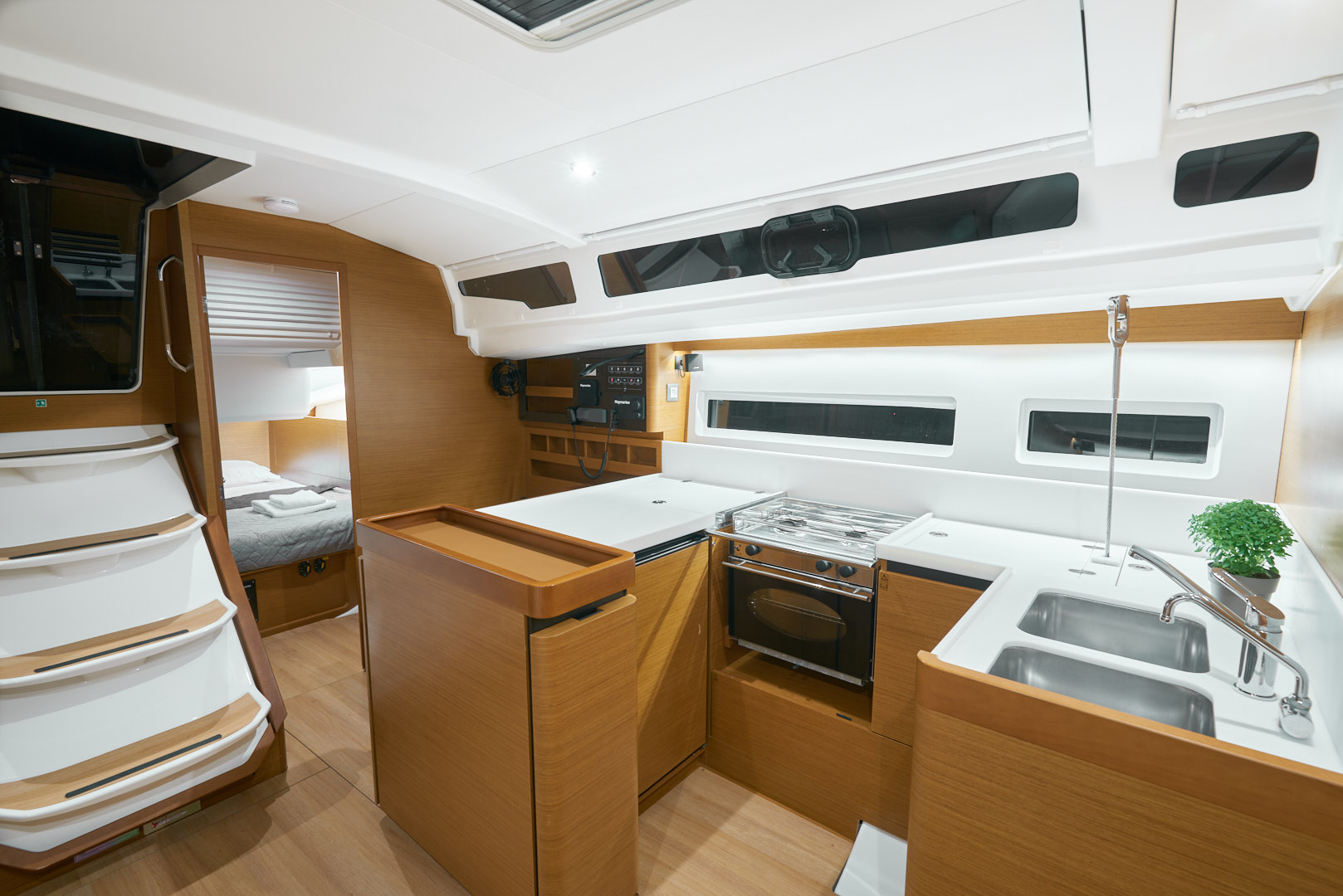 Sun Odyssey 440 - 4 cab. — photo 17