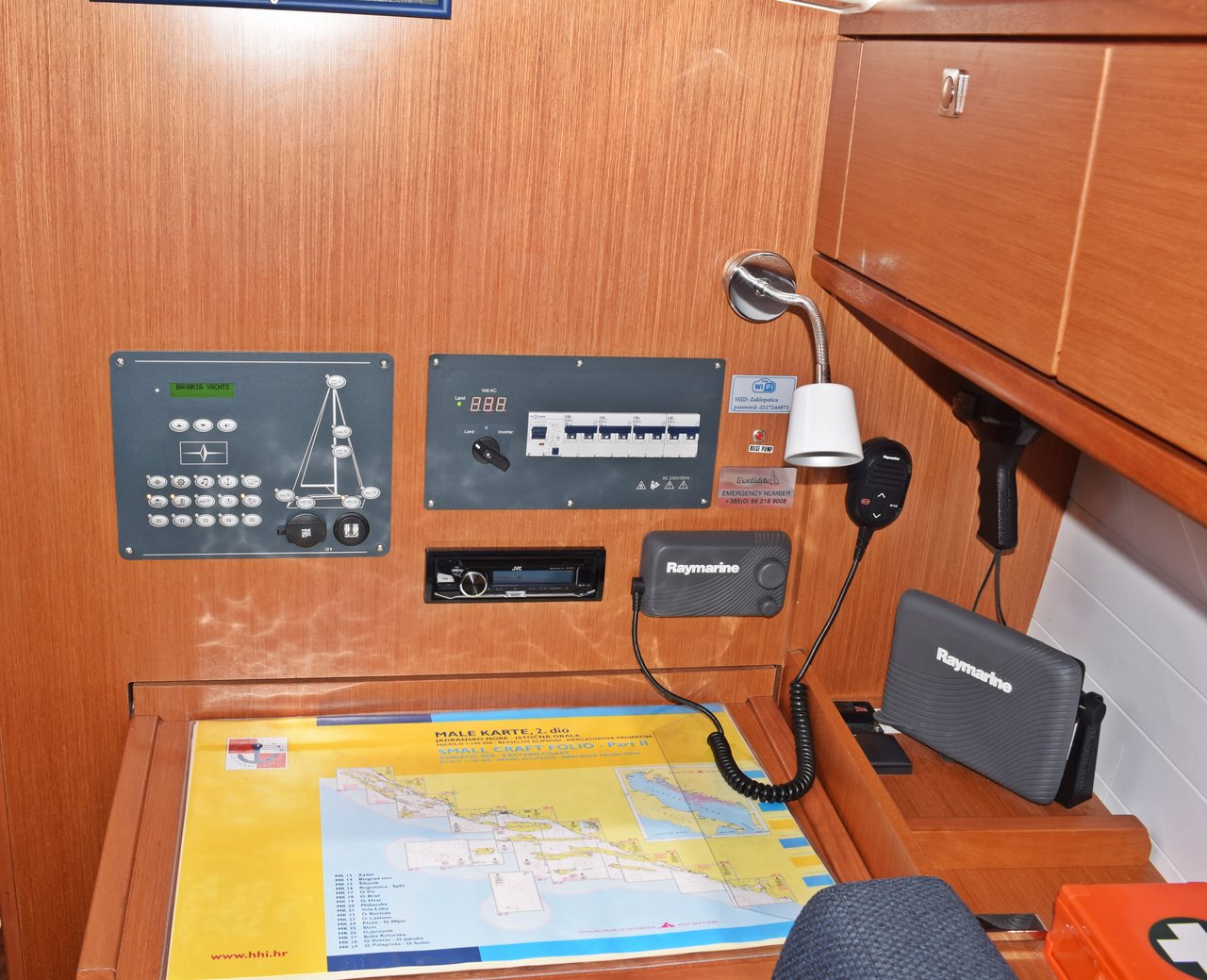Bavaria Cruiser 37 - 3 cab. — photo 13