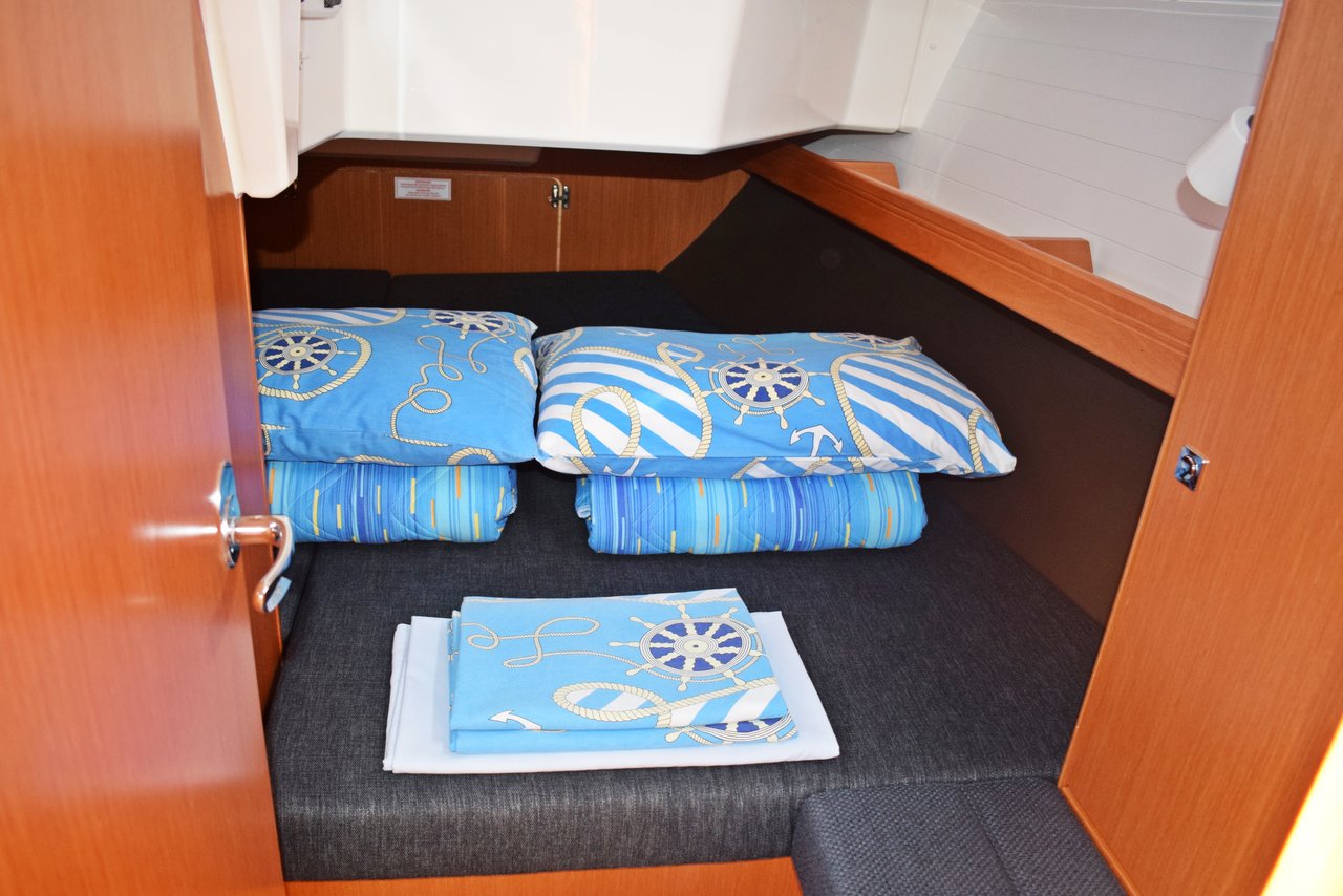 Bavaria Cruiser 37 - 3 cab. — photo 16