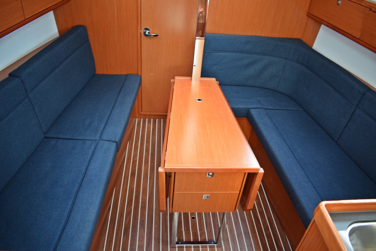 Bavaria Cruiser 33 — photo 7