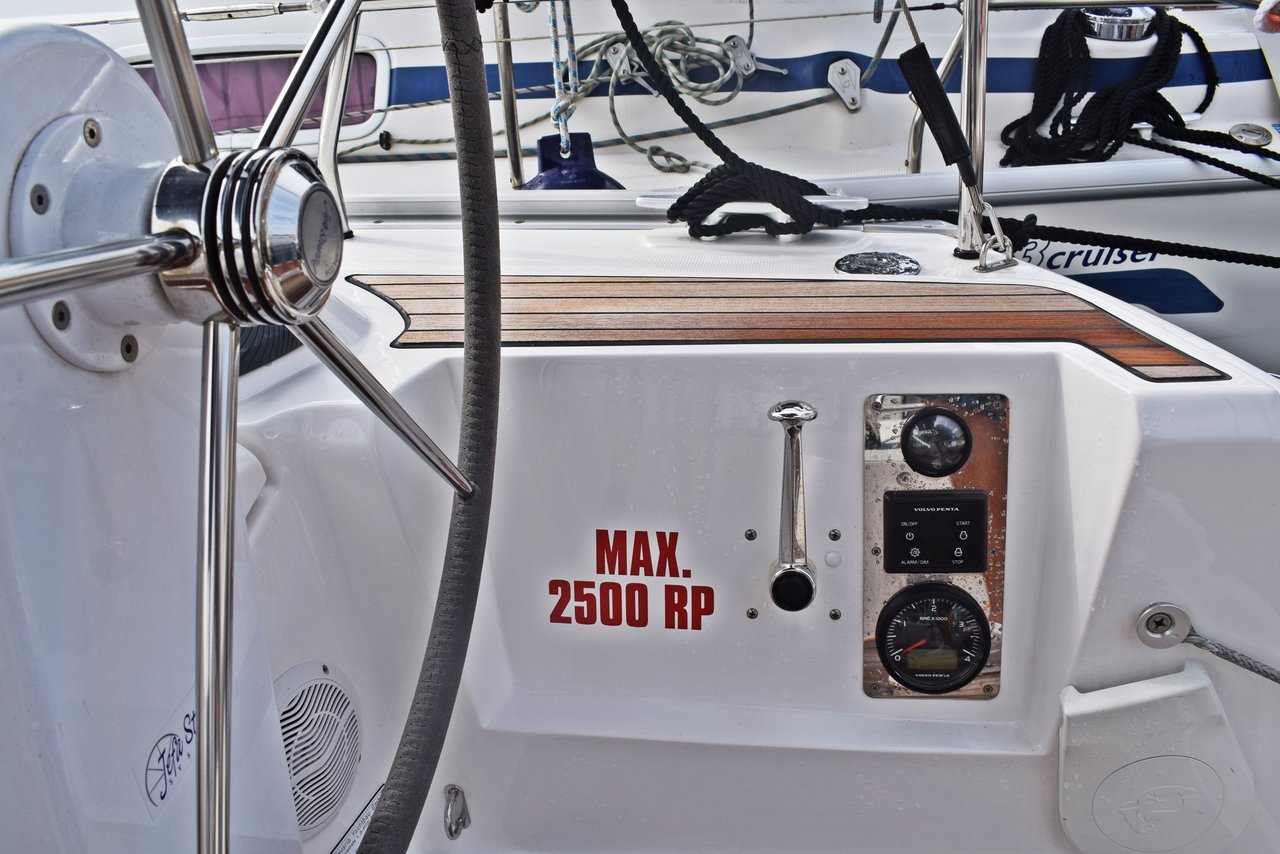 Bavaria Cruiser 34 — photo 9