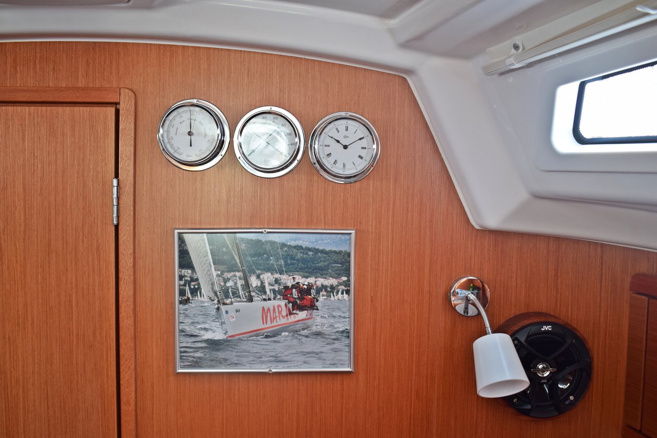 Bavaria Cruiser 34 — photo 14