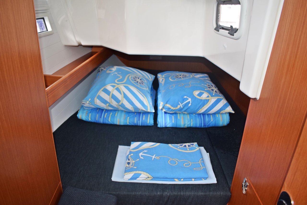 Bavaria Cruiser 34 — photo 15