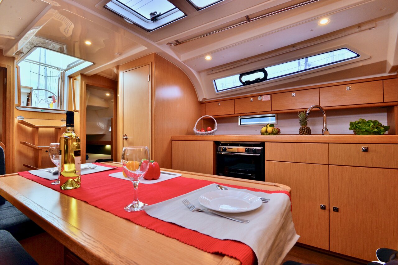 Bavaria Cruiser 41 - 3 cab. — photo 8