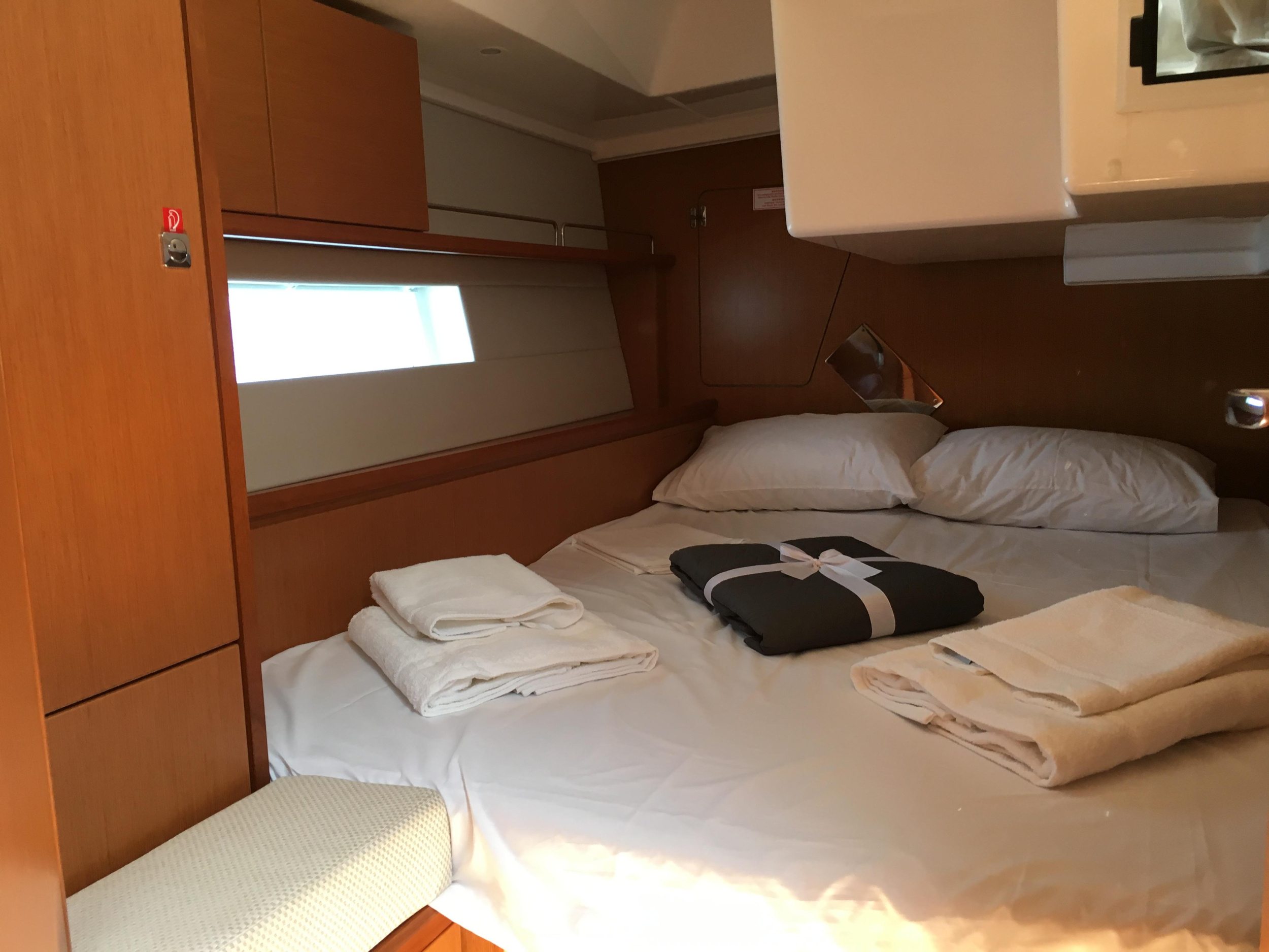 Bavaria C45 - 4 cab. — photo 4