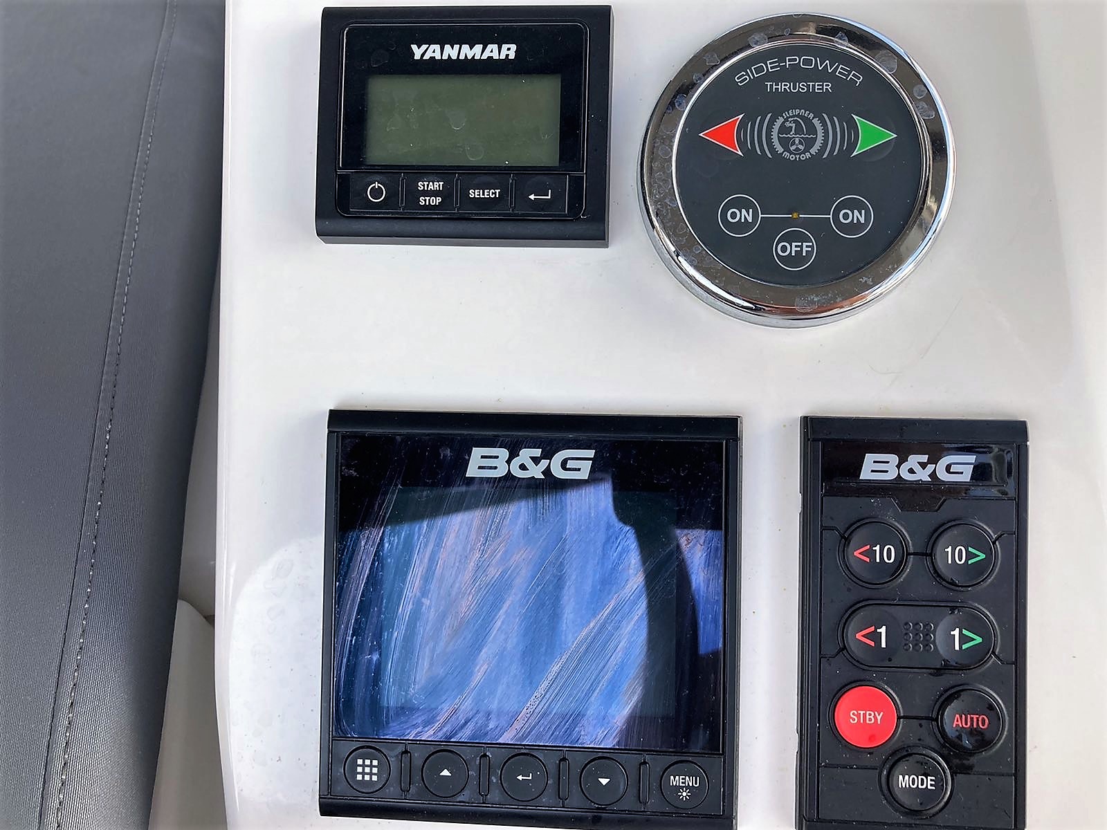 Bavaria C42 — photo 3