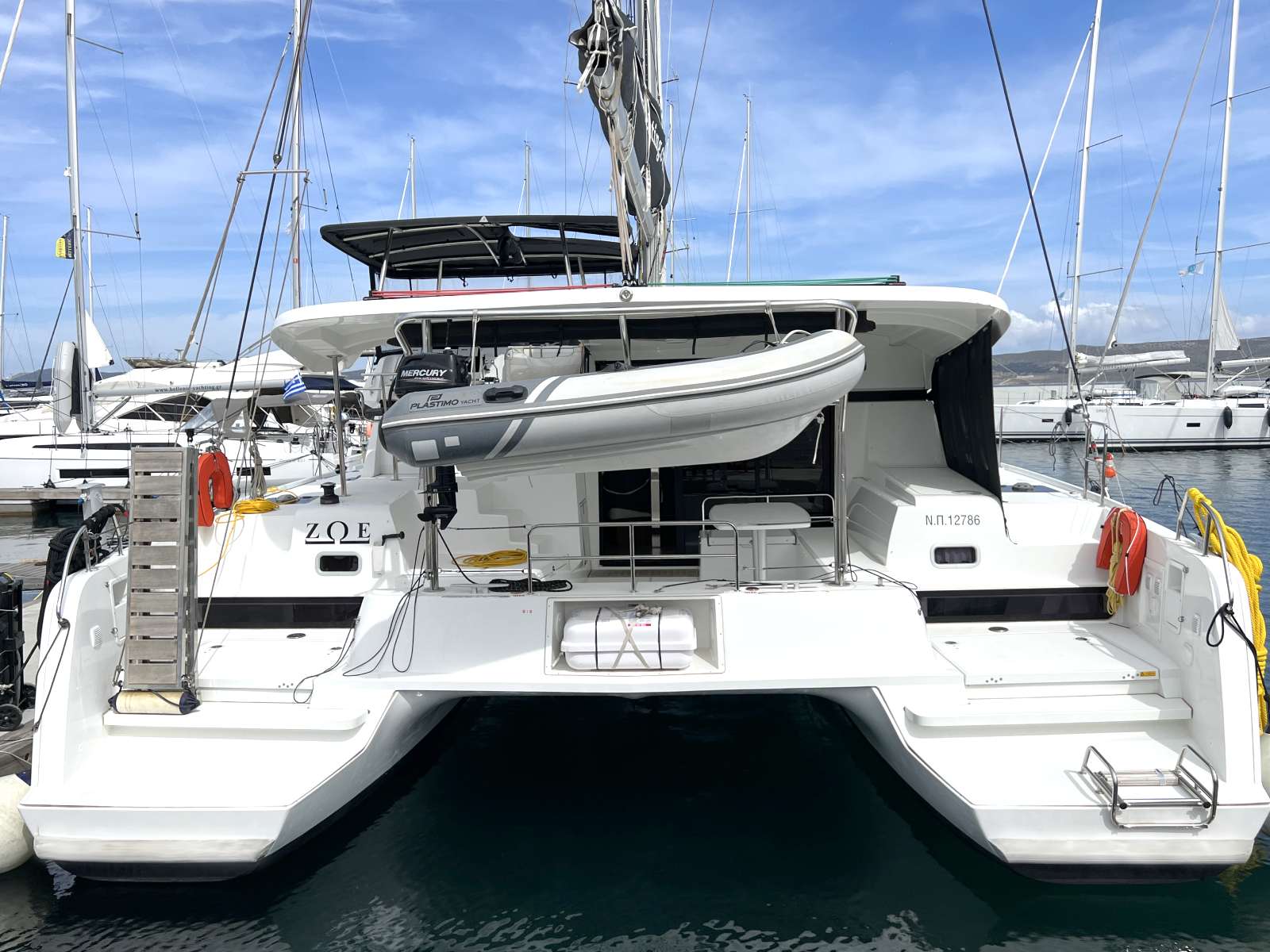 Lagoon 42 - 4 + 2 cab. — photo 1