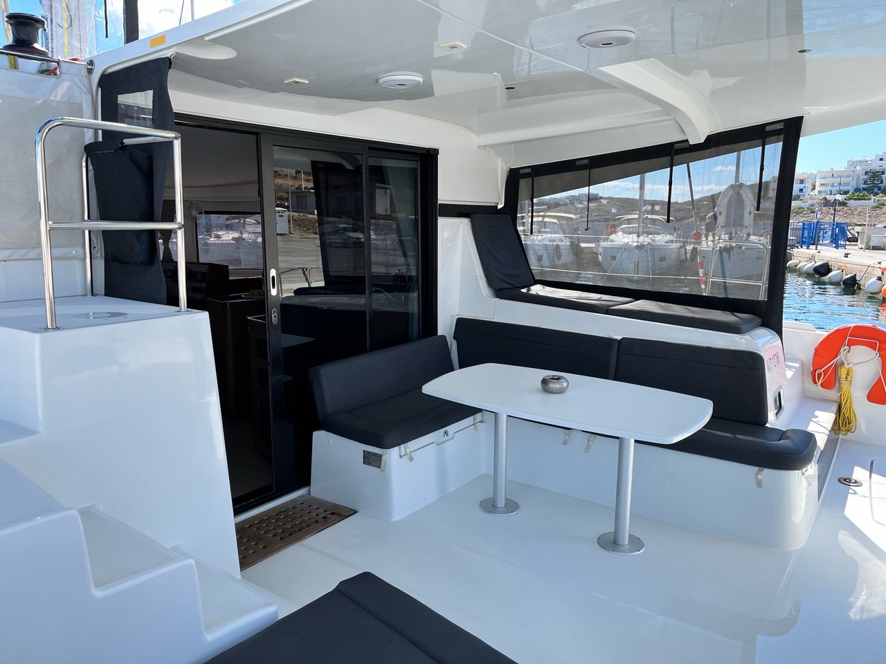 Lagoon 42 - 4 + 2 cab. — photo 3