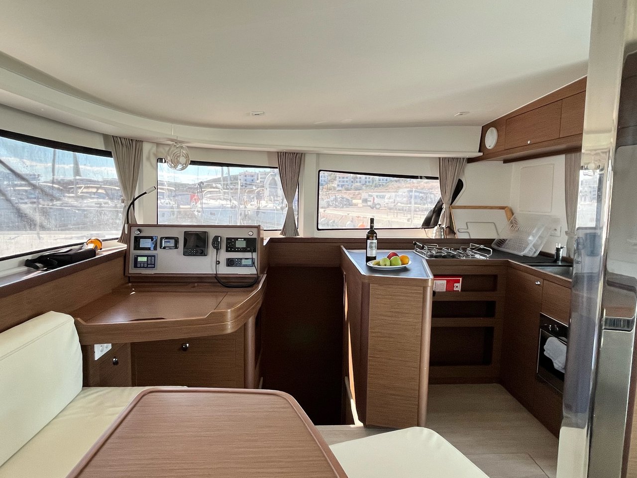 Lagoon 42 - 4 + 2 cab. — photo 5