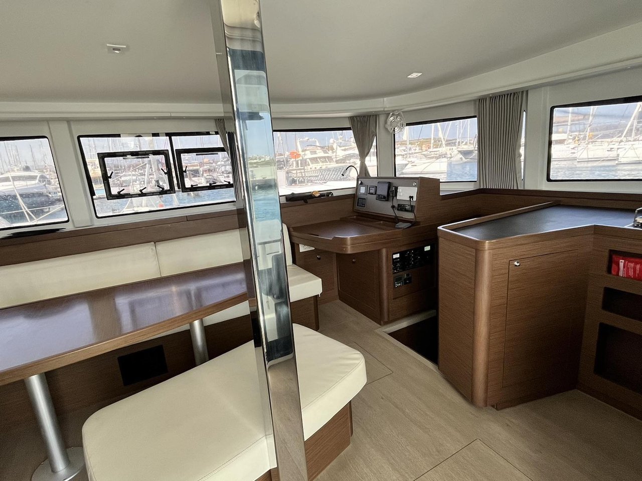 Lagoon 42 - 4 + 2 cab. — photo 7