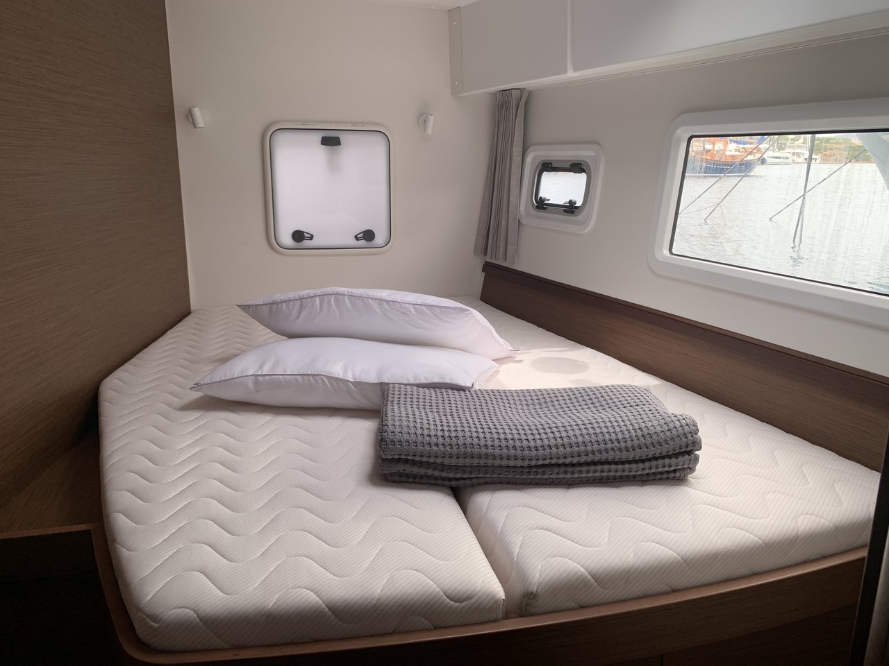 Lagoon 42 - 4 + 2 cab. — photo 9