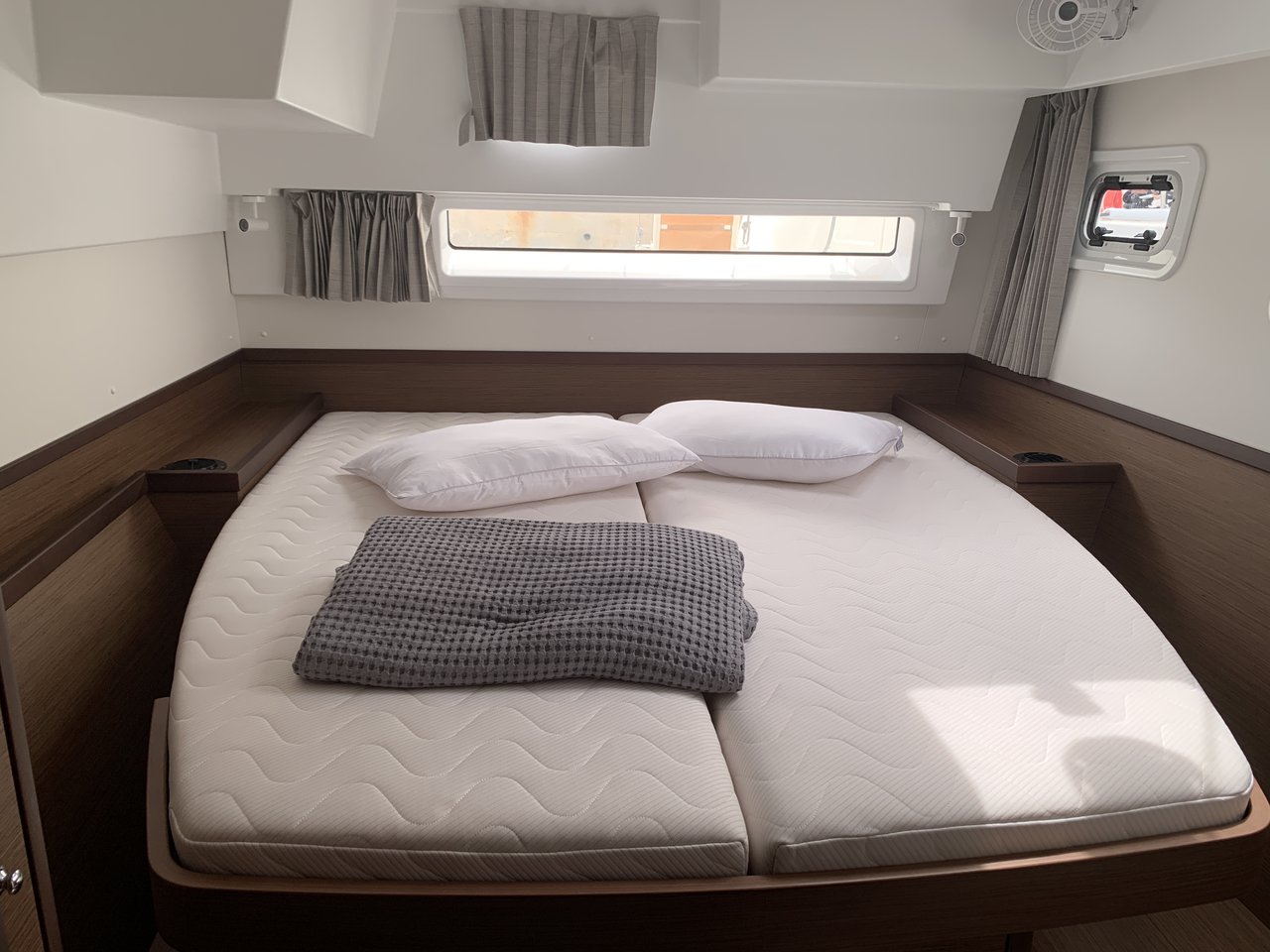 Lagoon 42 - 4 + 2 cab. — photo 11