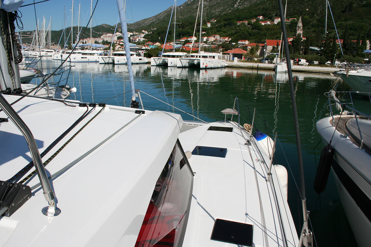 Lagoon 40 - 3 + 2 cab — photo 12
