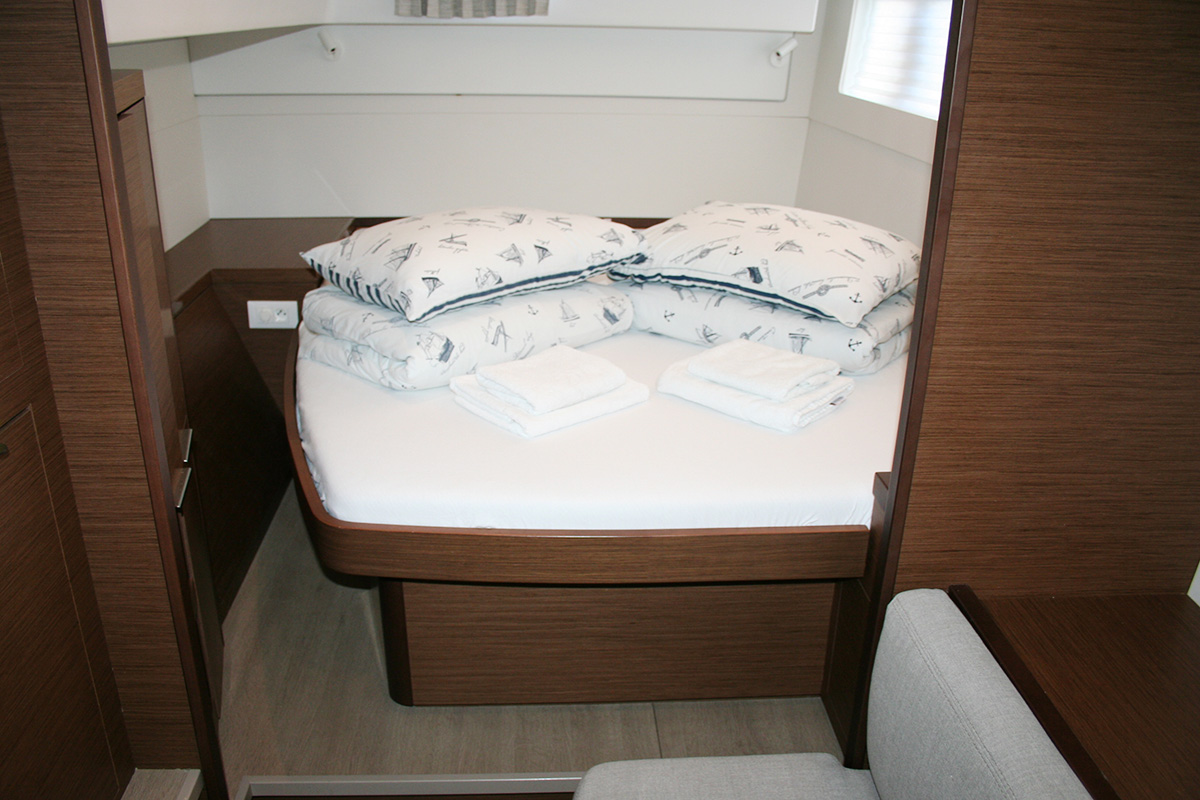 Lagoon 40 - 3 + 2 cab — photo 24