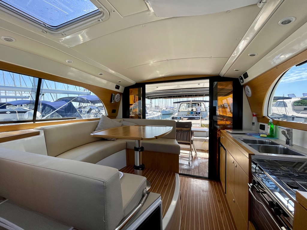 Adriana 36 — photo 16